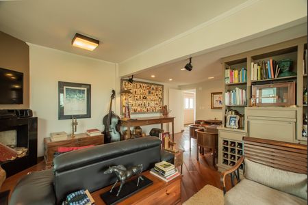 Apartamento para alugar com 210m², 3 quartos e 2 vagas Apartamento para alugar com 210m², 3 quartos e 2 vagasSala