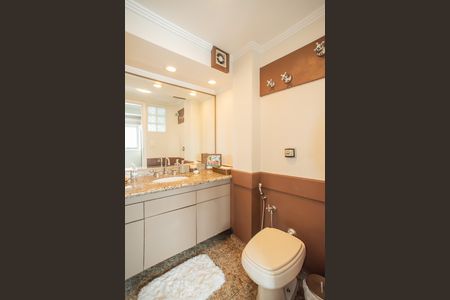 Apartamento para alugar com 210m², 3 quartos e 2 vagas Apartamento para alugar com 210m², 3 quartos e 2 vagasLavabo
