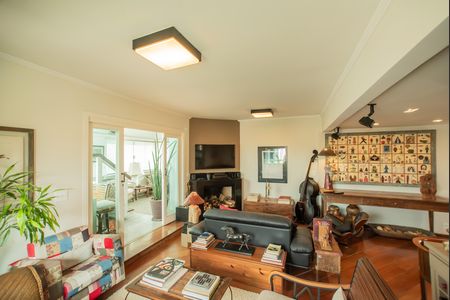 Apartamento para alugar com 210m², 3 quartos e 2 vagas Apartamento para alugar com 210m², 3 quartos e 2 vagasSala
