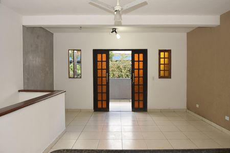 Sala de casa para alugar com 1 quarto, 100m² em Jardim Castilho, Embu das Artes
