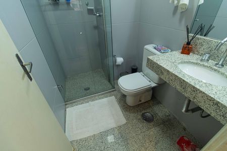Apartamento à venda com 70m², 3 quartos e 2 vagas Apartamento à venda com 70m², 3 quartos e 2 vagasBanheiro