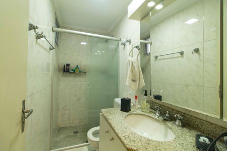 Apartamento à venda com 70m², 3 quartos e 2 vagas Apartamento à venda com 70m², 3 quartos e 2 vagasBanheiro 2