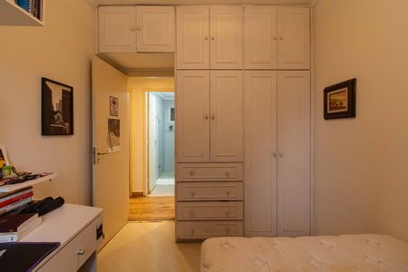Apartamento à venda com 70m², 3 quartos e 2 vagas Apartamento à venda com 70m², 3 quartos e 2 vagasQuarto