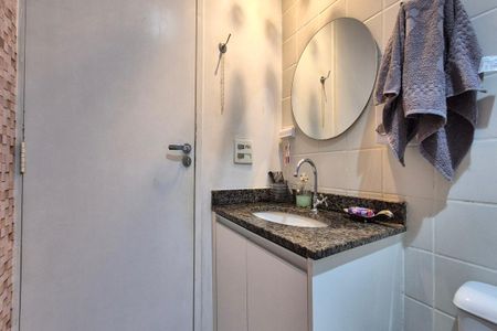 Apartamento à venda com 64m², 3 quartos e 1 vaga Apartamento à venda com 64m², 3 quartos e 1 vagaBanheiro