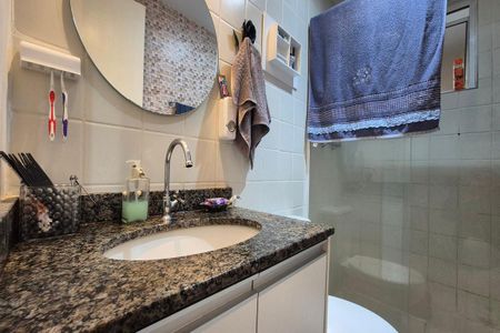 Apartamento à venda com 64m², 3 quartos e 1 vaga Apartamento à venda com 64m², 3 quartos e 1 vagaBanheiro