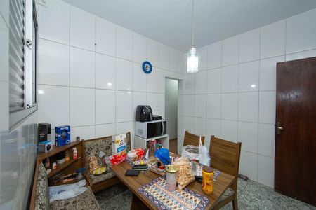 Apartamento à venda com 115m², 3 quartos e sem vaga Apartamento à venda com 115m², 3 quartos e sem vagaSALA
