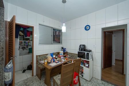 Apartamento à venda com 115m², 3 quartos e sem vaga Apartamento à venda com 115m², 3 quartos e sem vagaSALA