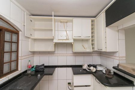 Casa à venda com 300m², 5 quartos e 2 vagas Casa à venda com 300m², 5 quartos e 2 vagasCozinha