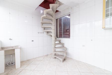 Casa à venda com 300m², 5 quartos e 2 vagas Casa à venda com 300m², 5 quartos e 2 vagasÁrea de Serviço