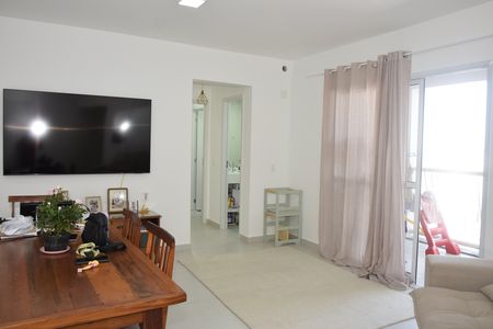 Sala de apartamento para alugar com 2 quartos, 84m² em Jardim Branca Flor, Embu das Artes