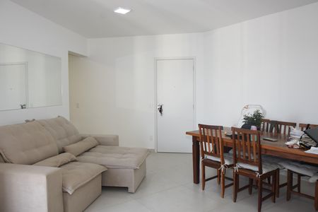 Apartamento para alugar com 84m², 2 quartos e 2 vagasSala