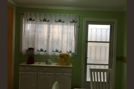 Casa de condomínio para alugar com 90m², 3 quartos e 1 vaga