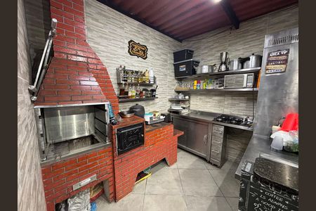 Casa para alugar com 180m², 3 quartos e 2 vagas Casa para alugar com 180m², 3 quartos e 2 vagasÁrea comum - Churrasqueira