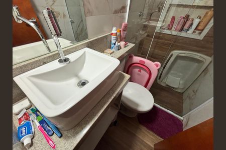 Casa para alugar com 180m², 3 quartos e 2 vagas Casa para alugar com 180m², 3 quartos e 2 vagasBanheiro da Suíte 1