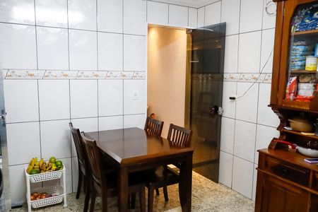 Casa à venda com 166m², 3 quartos e 2 vagas Casa à venda com 166m², 3 quartos e 2 vagasCozinha