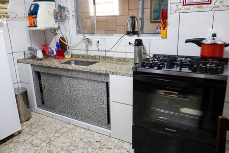 Casa à venda com 166m², 3 quartos e 2 vagas Casa à venda com 166m², 3 quartos e 2 vagasCozinha