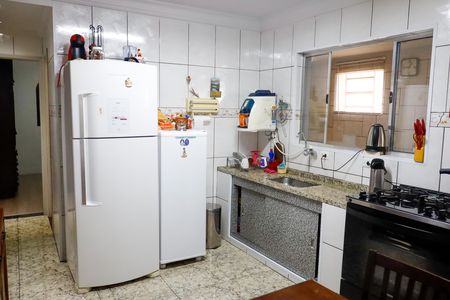 Casa à venda com 166m², 3 quartos e 2 vagas Casa à venda com 166m², 3 quartos e 2 vagasCozinha
