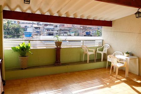 Casa à venda com 166m², 3 quartos e 2 vagas Casa à venda com 166m², 3 quartos e 2 vagasSacada