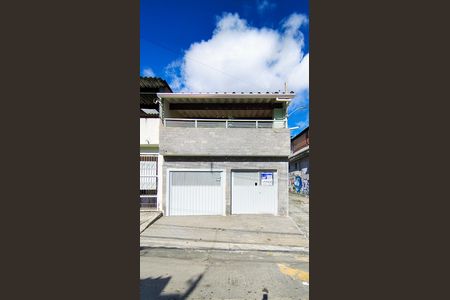 Casa à venda com 166m², 3 quartos e 2 vagas Casa à venda com 166m², 3 quartos e 2 vagasFachada