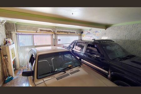 Casa à venda com 166m², 3 quartos e 2 vagas Casa à venda com 166m², 3 quartos e 2 vagasGaragem