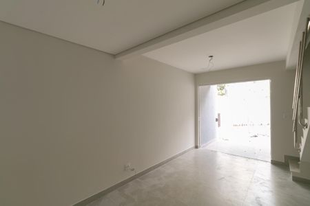 Casa à venda com 2 quartos, 68m² em Planalto, Belo Horizonte
