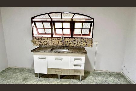 Casa para alugar com 75m², 2 quartos e 1 vaga
