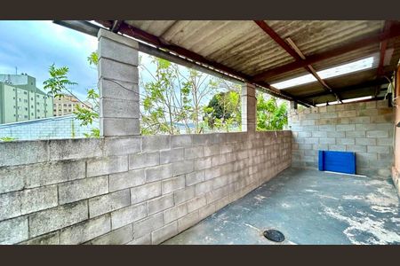 Casa para alugar com 75m², 2 quartos e 1 vaga