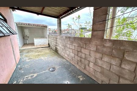 Casa para alugar com 75m², 2 quartos e 1 vaga
