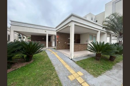 Apartamento à venda com 42m², 2 quartos e 2 vagas Apartamento à venda com 42m², 2 quartos e 2 vagasÁrea comum - Churrasqueira