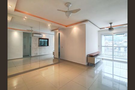 Apartamento à venda com 70m², 2 quartos e 1 vaga Apartamento à venda com 70m², 2 quartos e 1 vagaSala