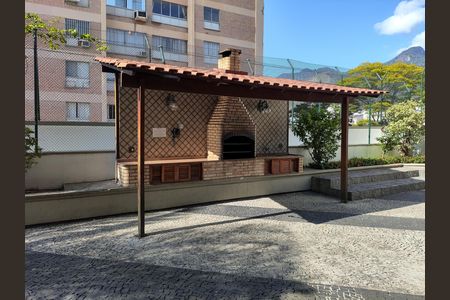 Apartamento à venda com 70m², 2 quartos e 1 vaga Apartamento à venda com 70m², 2 quartos e 1 vagaÁrea comum - Churrasqueira