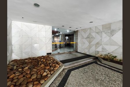 Apartamento à venda com 70m², 2 quartos e 1 vaga Apartamento à venda com 70m², 2 quartos e 1 vagaFachada e portaria