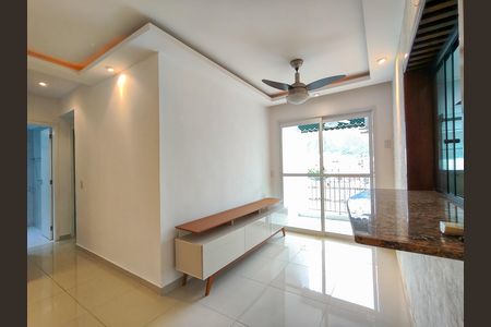 Apartamento à venda com 70m², 2 quartos e 1 vaga Apartamento à venda com 70m², 2 quartos e 1 vagaSala