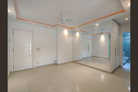 Apartamento à venda com 70m², 2 quartos e 1 vaga Apartamento à venda com 70m², 2 quartos e 1 vagaSala
