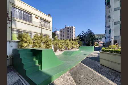 Apartamento à venda com 70m², 2 quartos e 1 vaga Apartamento à venda com 70m², 2 quartos e 1 vagaÁrea comum - Playground