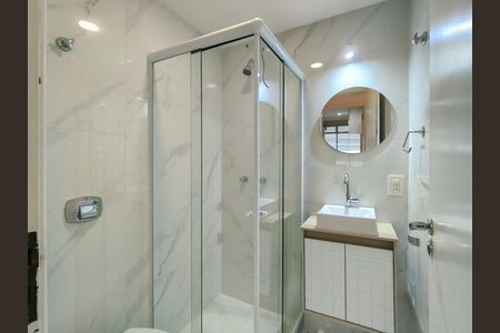 Apartamento à venda com 70m², 2 quartos e 1 vaga Apartamento à venda com 70m², 2 quartos e 1 vagaBanheiro 2