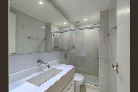 Apartamento à venda com 70m², 2 quartos e 1 vaga Apartamento à venda com 70m², 2 quartos e 1 vagaBanheiro 1
