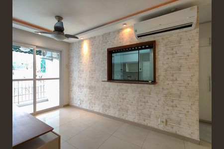 Apartamento à venda com 70m², 2 quartos e 1 vaga Apartamento à venda com 70m², 2 quartos e 1 vagaSala