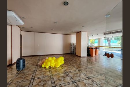 Apartamento à venda com 70m², 2 quartos e 1 vaga Apartamento à venda com 70m², 2 quartos e 1 vagaÁrea comum - Salão de festas
