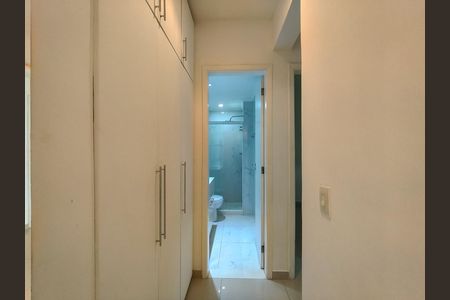 Apartamento à venda com 70m², 2 quartos e 1 vaga Apartamento à venda com 70m², 2 quartos e 1 vagaCorredor