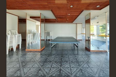 Apartamento à venda com 70m², 2 quartos e 1 vaga Apartamento à venda com 70m², 2 quartos e 1 vagaÁrea comum - Salão de festas