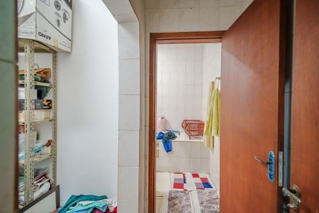Casa à venda com 380m², 5 quartos e 3 vagas Casa à venda com 380m², 5 quartos e 3 vagasCloset