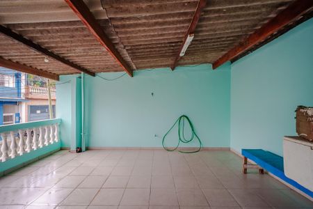 Casa à venda com 380m², 5 quartos e 3 vagas Casa à venda com 380m², 5 quartos e 3 vagasVaranda