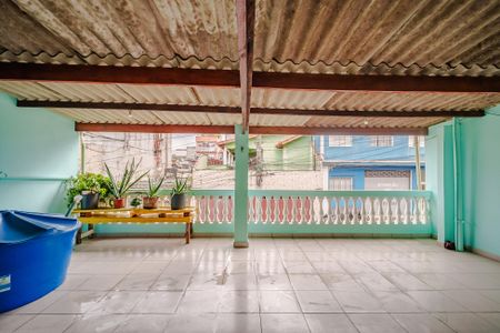 Casa à venda com 380m², 5 quartos e 3 vagas Casa à venda com 380m², 5 quartos e 3 vagasVaranda