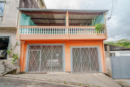 Casa à venda com 380m², 5 quartos e 3 vagas Casa à venda com 380m², 5 quartos e 3 vagasFachada