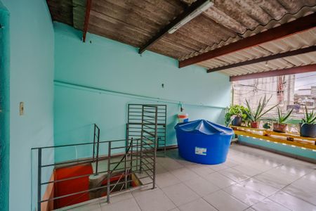 Casa à venda com 380m², 5 quartos e 3 vagas Casa à venda com 380m², 5 quartos e 3 vagasVaranda