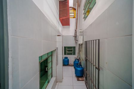 Casa à venda com 380m², 5 quartos e 3 vagas Casa à venda com 380m², 5 quartos e 3 vagascorredor