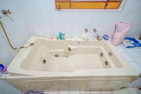 Casa à venda com 380m², 5 quartos e 3 vagas Casa à venda com 380m², 5 quartos e 3 vagasBanheiro da Suíte