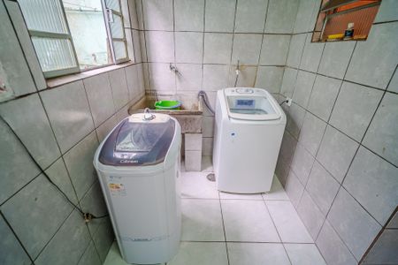 Casa à venda com 380m², 5 quartos e 3 vagas Casa à venda com 380m², 5 quartos e 3 vagasÁrea de Serviço