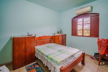 Casa à venda com 380m², 5 quartos e 3 vagas Casa à venda com 380m², 5 quartos e 3 vagasSuíte